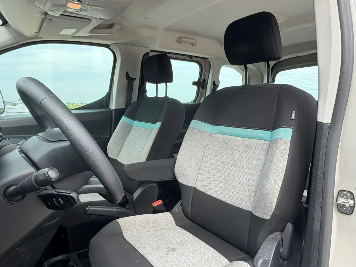1.2 PureTech Feel So Good - Sable Metallic - Parkeercamera/Cruise/Carplay/Navigatie