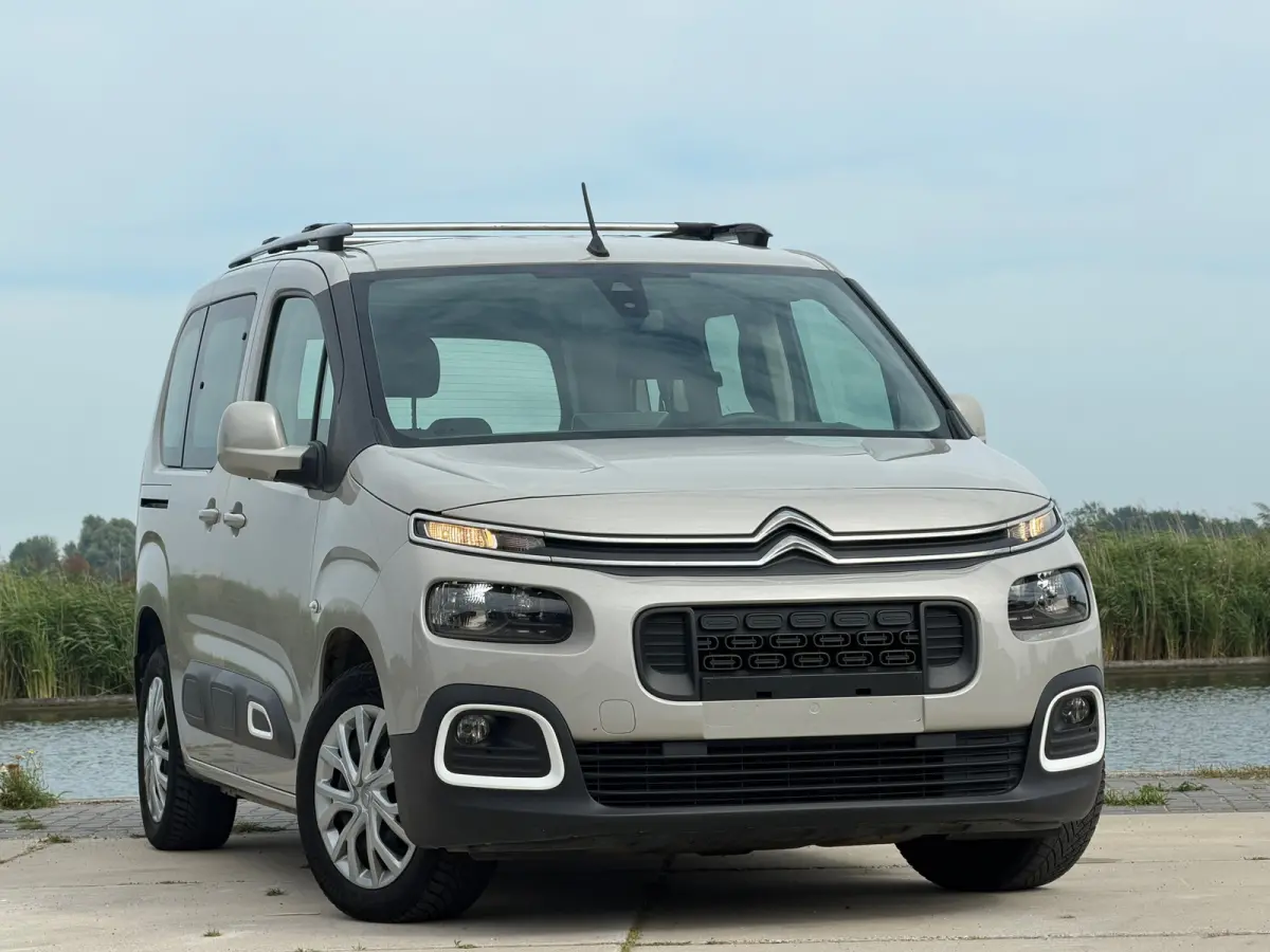 1.2 PureTech Feel So Good - Sable Metallic - Parkeercamera/Cruise/Carplay/Navigatie