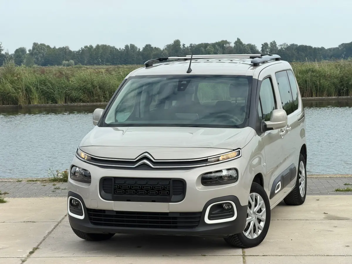 1.2 PureTech Feel So Good - Sable Metallic - Parkeercamera/Cruise/Carplay/Navigatie