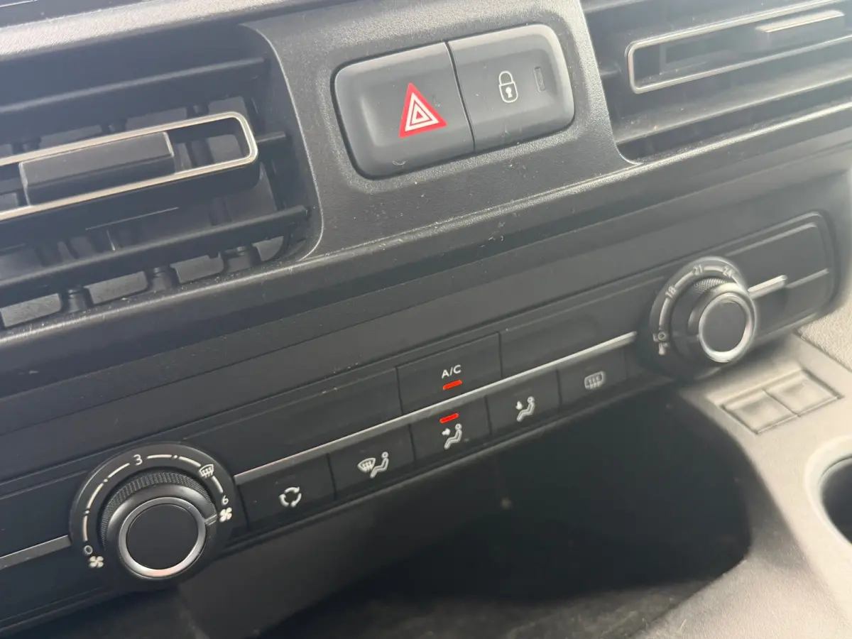 1.2 PureTech Feel So Good - Sable Metallic - Parkeercamera/Cruise/Carplay/Navigatie
