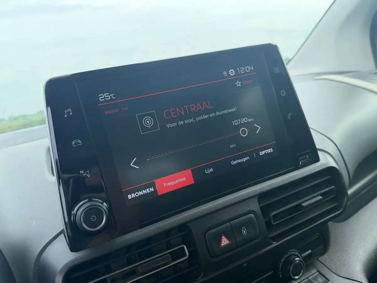1.2 PureTech Feel So Good - Sable Metallic - Parkeercamera/Cruise/Carplay/Navigatie