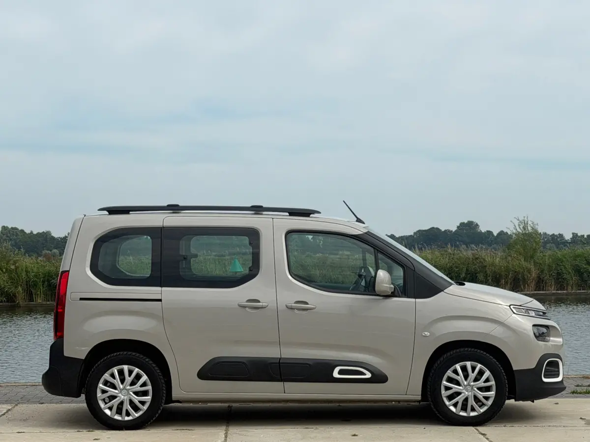 1.2 PureTech Feel So Good - Sable Metallic - Parkeercamera/Cruise/Carplay/Navigatie