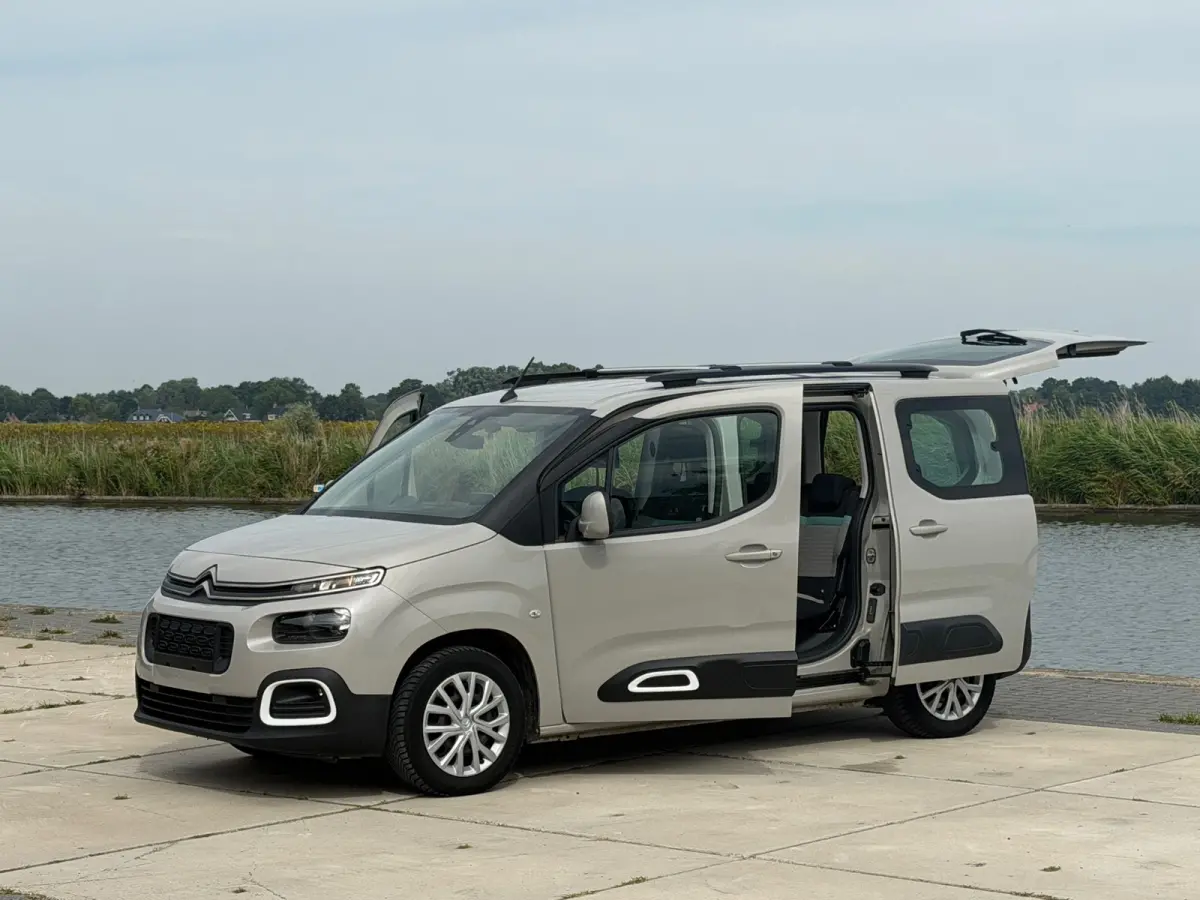 1.2 PureTech Feel So Good - Sable Metallic - Parkeercamera/Cruise/Carplay/Navigatie