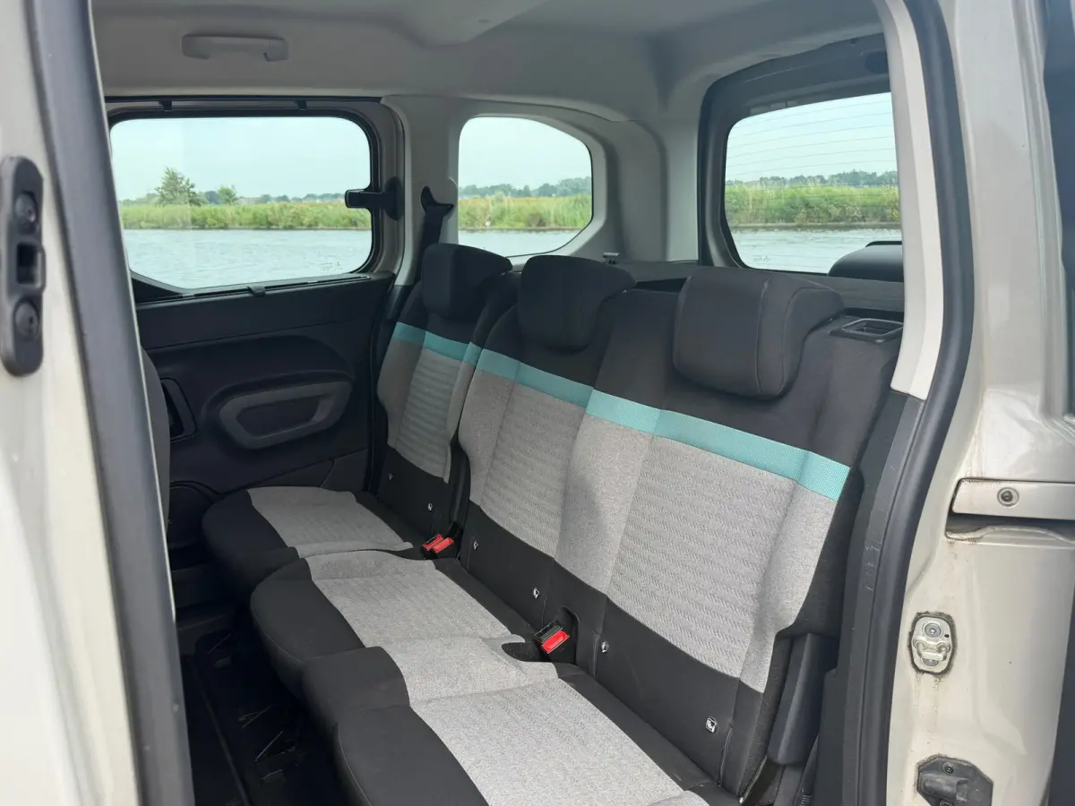 1.2 PureTech Feel So Good - Sable Metallic - Parkeercamera/Cruise/Carplay/Navigatie