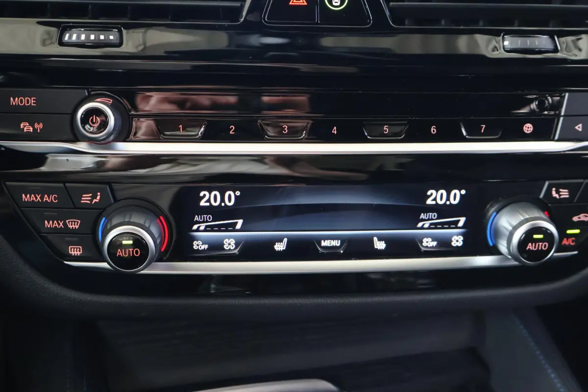 520i Business Edition Plus | Bowers & Wilkins | Driving Assistant