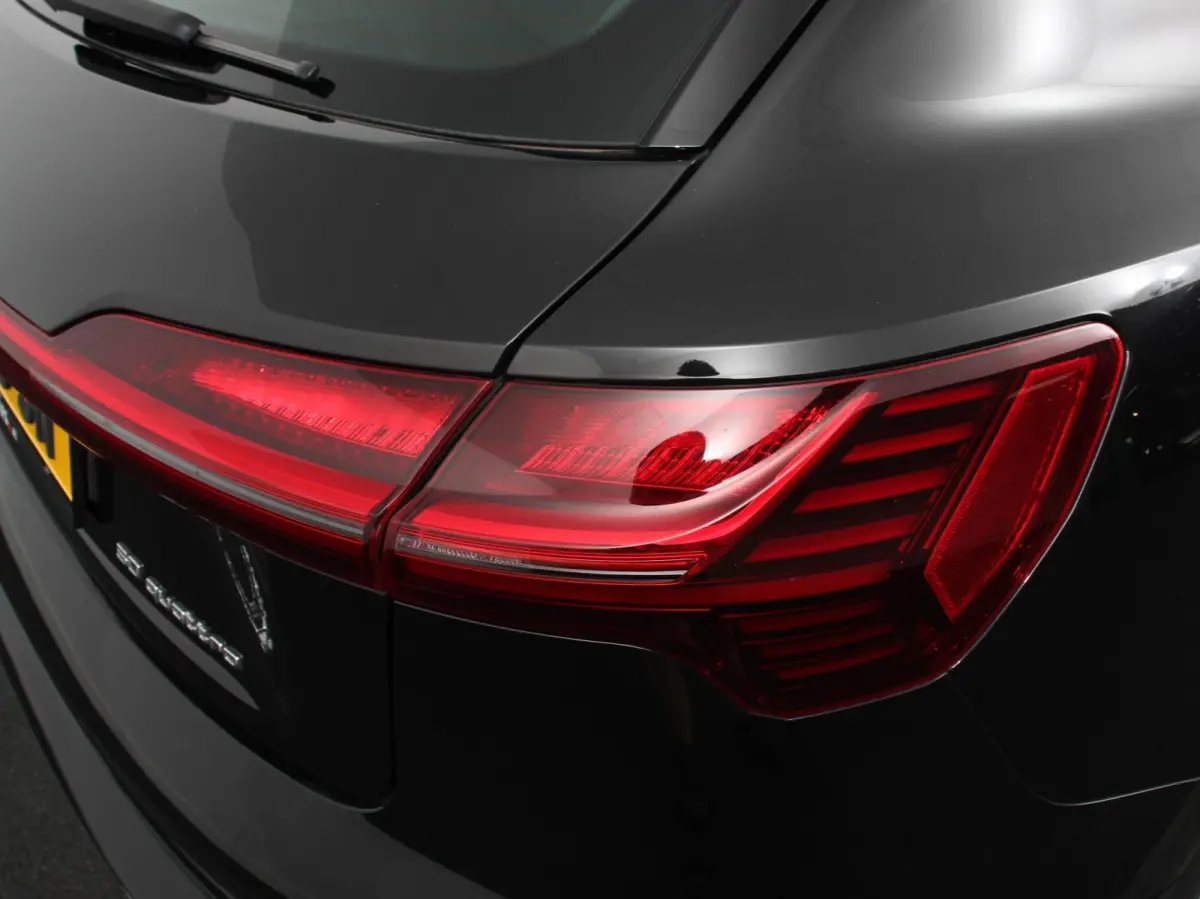 e-tron 50 quattro Launch edition SOH 92,9% Navigatie Climate Control Parkeer Sensoren Lichtmetalen velgen