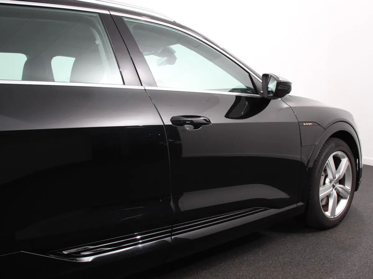 e-tron 50 quattro Launch edition SOH 92,9% Navigatie Climate Control Parkeer Sensoren Lichtmetalen velgen