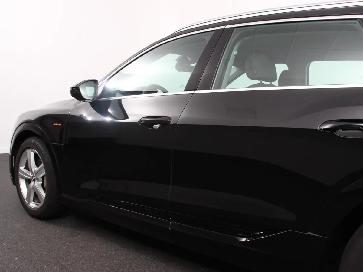 e-tron 50 quattro Launch edition SOH 92,9% Navigatie Climate Control Parkeer Sensoren Lichtmetalen velgen