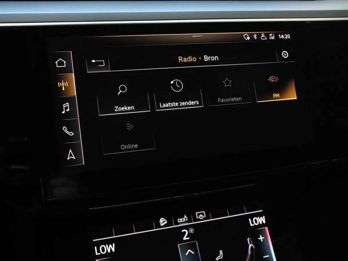 e-tron 50 quattro Launch edition SOH 92,9% Navigatie Climate Control Parkeer Sensoren Lichtmetalen velgen