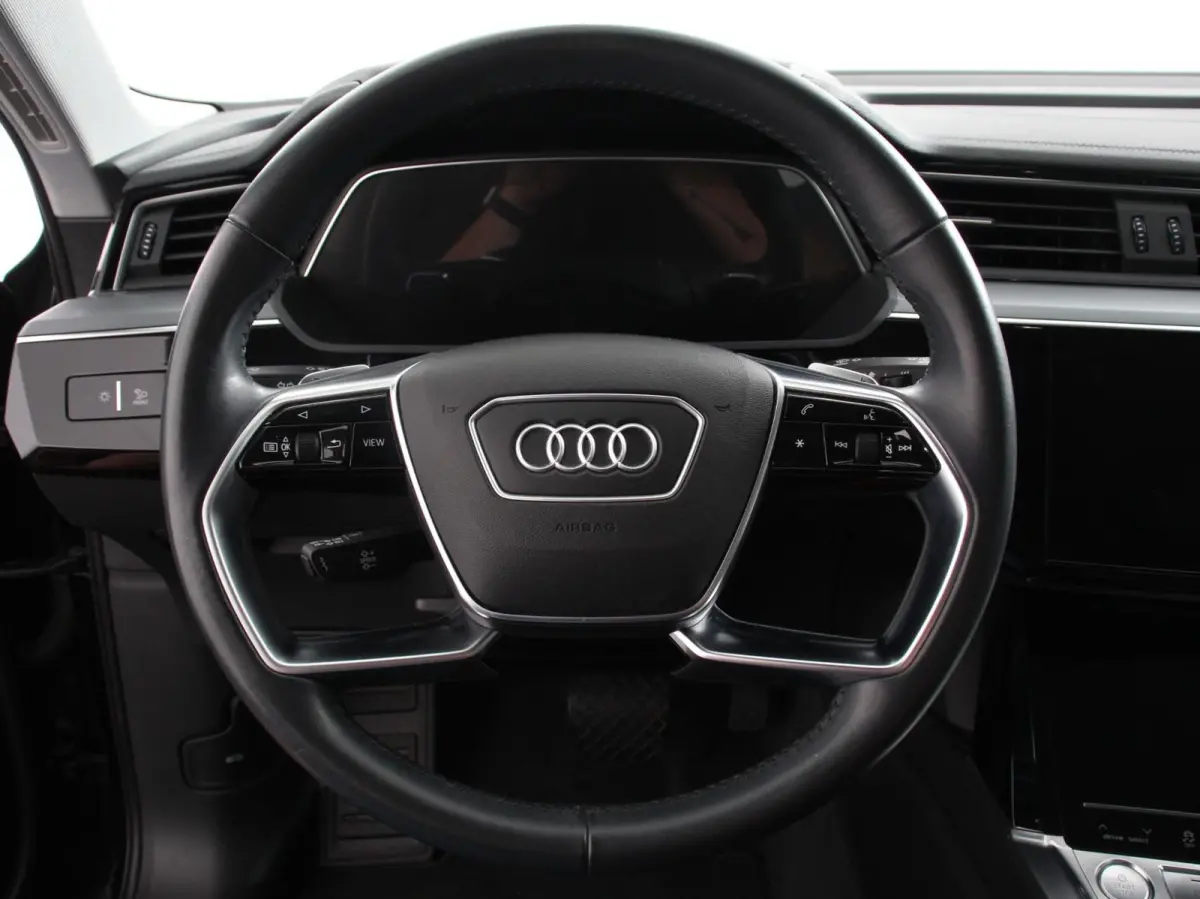 e-tron 50 quattro Launch edition SOH 92,9% Navigatie Climate Control Parkeer Sensoren Lichtmetalen velgen