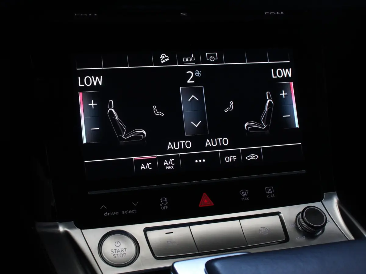 e-tron 50 quattro Launch edition SOH 92,9% Navigatie Climate Control Parkeer Sensoren Lichtmetalen velgen