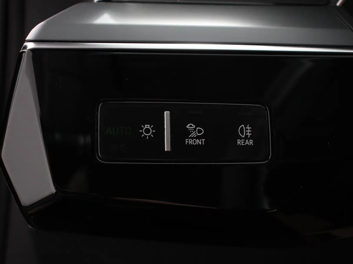 e-tron 50 quattro Launch edition SOH 92,9% Navigatie Climate Control Parkeer Sensoren Lichtmetalen velgen