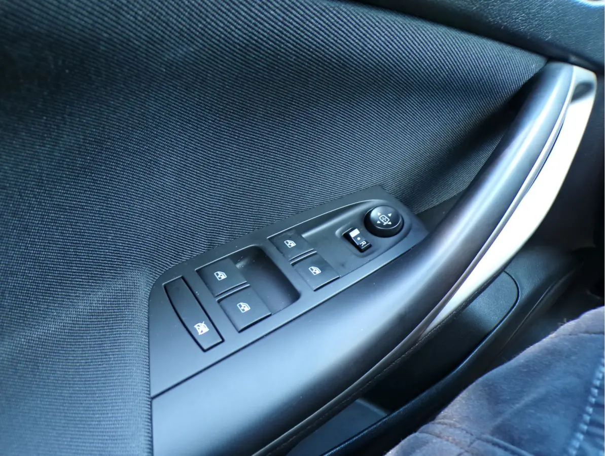 1.4 Business Edition 1E EIGENAAR..... AUTOMAAT APPLE CARP CRUISECONT TEL NAV.....
