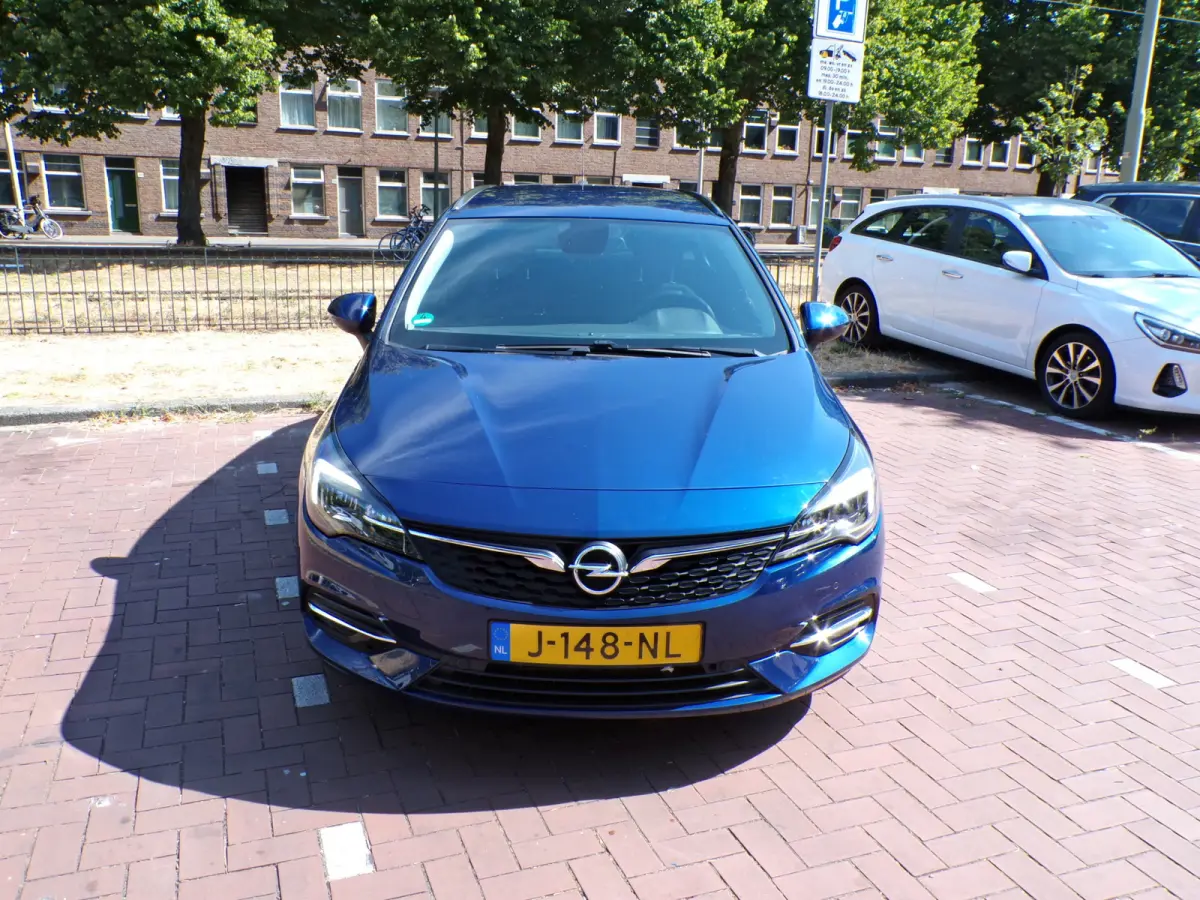1.4 Business Edition 1E EIGENAAR..... AUTOMAAT APPLE CARP CRUISECONT TEL NAV.....