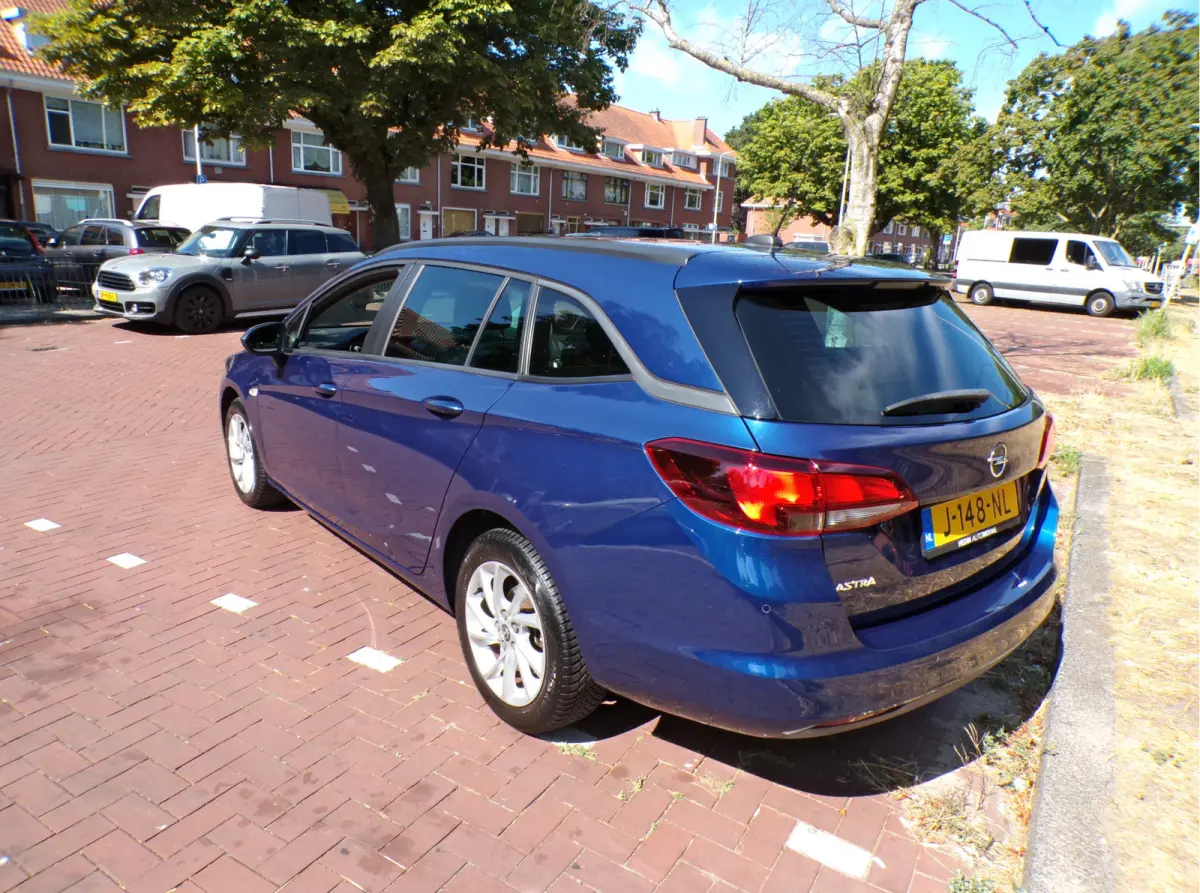 1.4 Business Edition 1E EIGENAAR..... AUTOMAAT APPLE CARP CRUISECONT TEL NAV.....