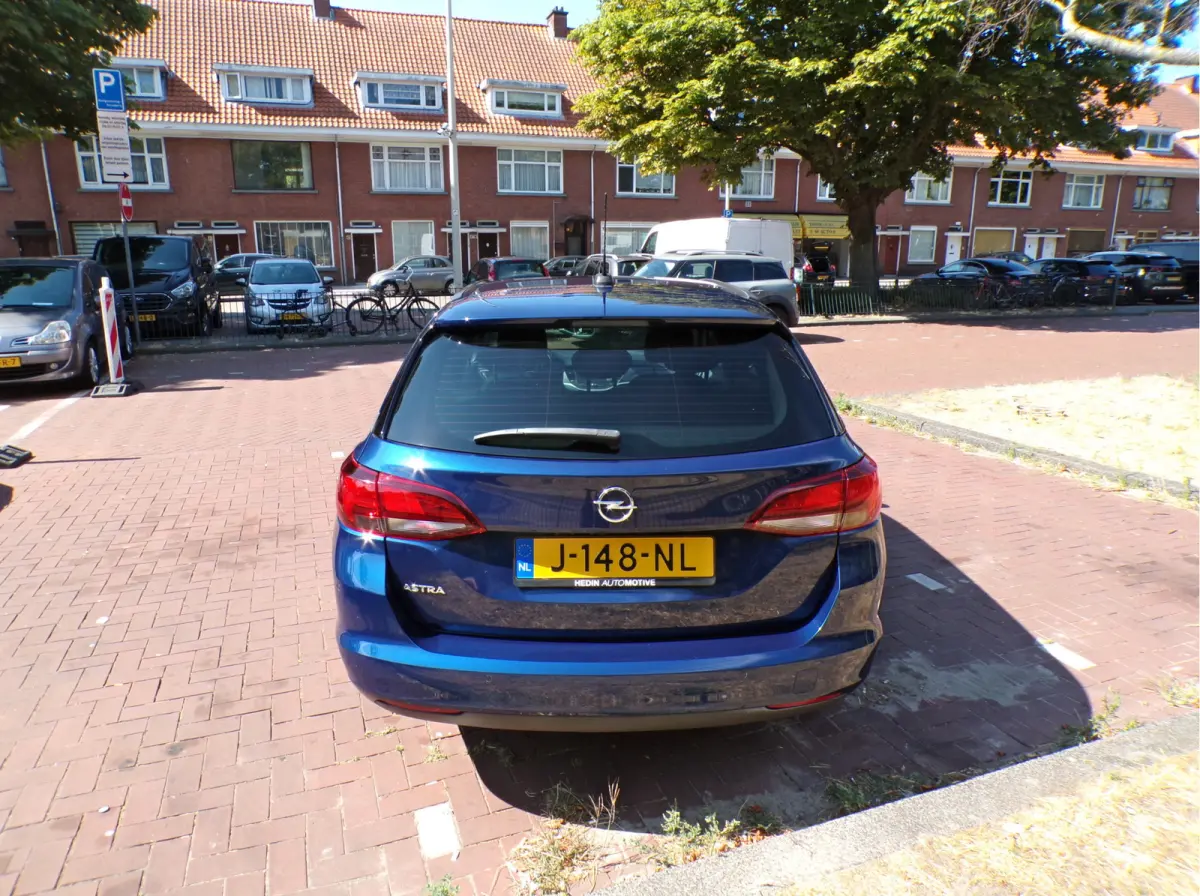 1.4 Business Edition 1E EIGENAAR..... AUTOMAAT APPLE CARP CRUISECONT TEL NAV.....