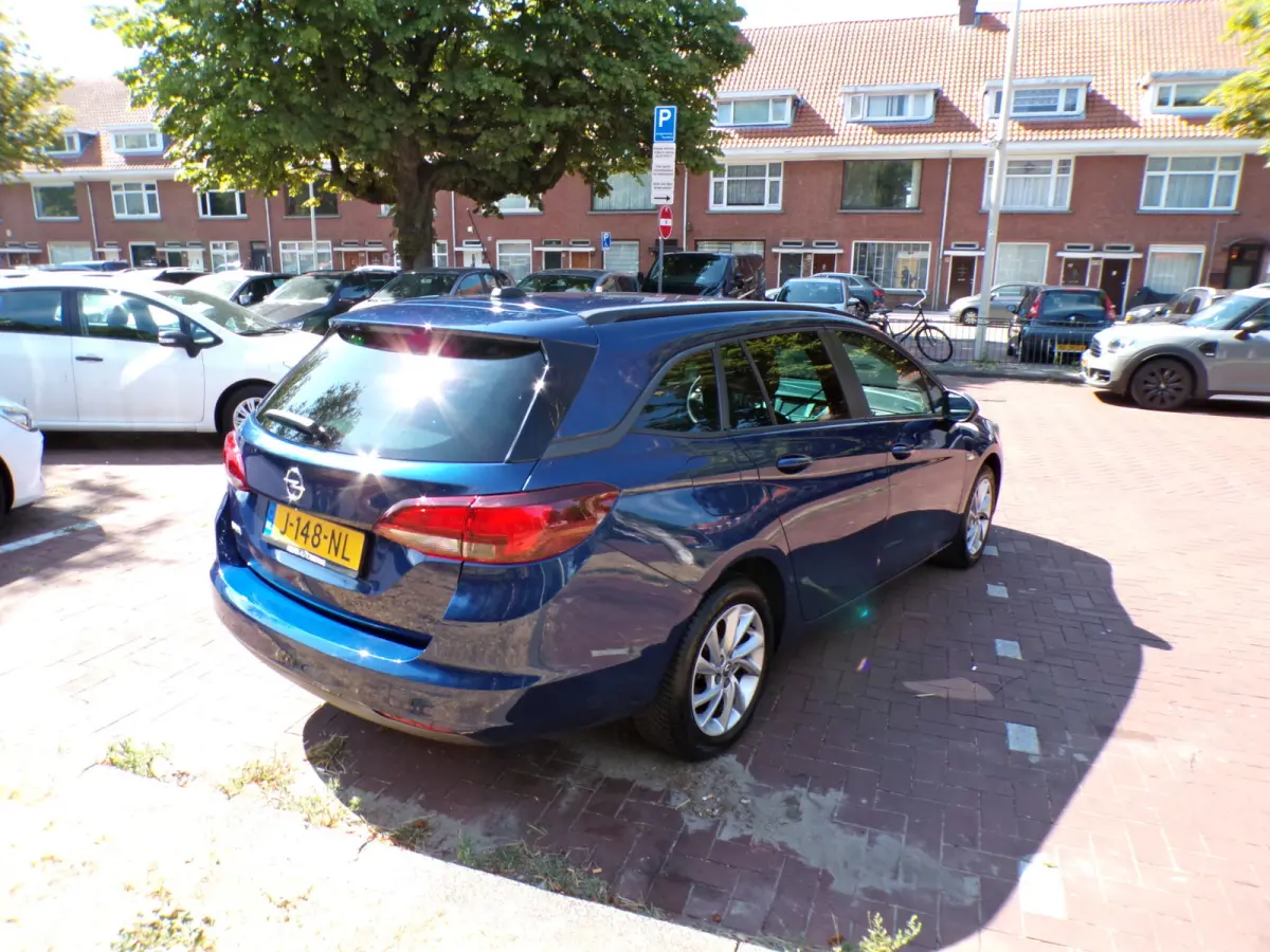 1.4 Business Edition 1E EIGENAAR..... AUTOMAAT APPLE CARP CRUISECONT TEL NAV.....