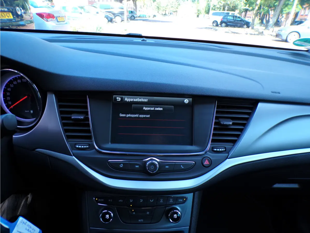 1.4 Business Edition 1E EIGENAAR..... AUTOMAAT APPLE CARP CRUISECONT TEL NAV.....