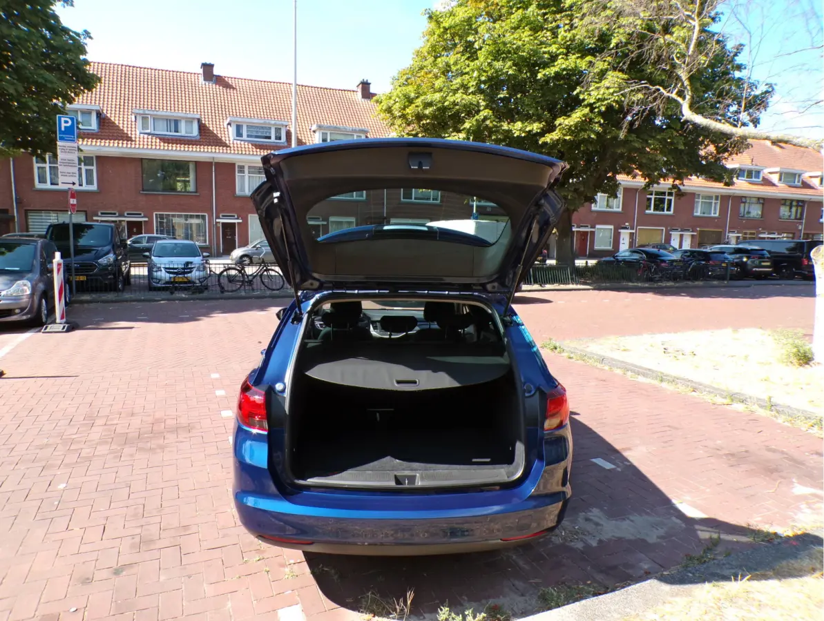 1.4 Business Edition 1E EIGENAAR..... AUTOMAAT APPLE CARP CRUISECONT TEL NAV.....