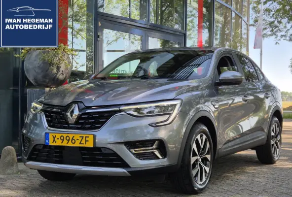 1.6 E-Tech hybrid 145 evolution | Navigatie | Climate Control | Cruise Control | Licht metalen velgen