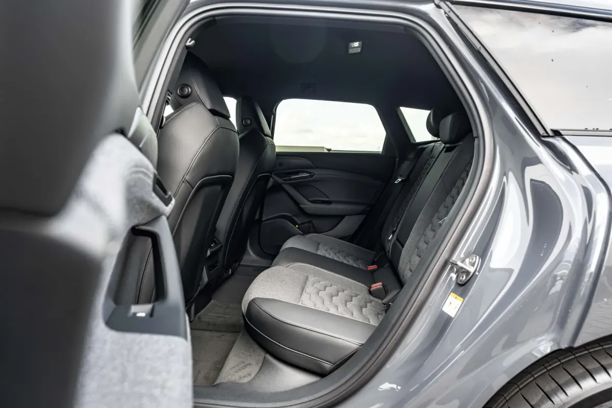 performance 270kW / 367pk S edition | Audi smartphone interface | Comfortsleutel | Elektrisch instelbare voorstoelen