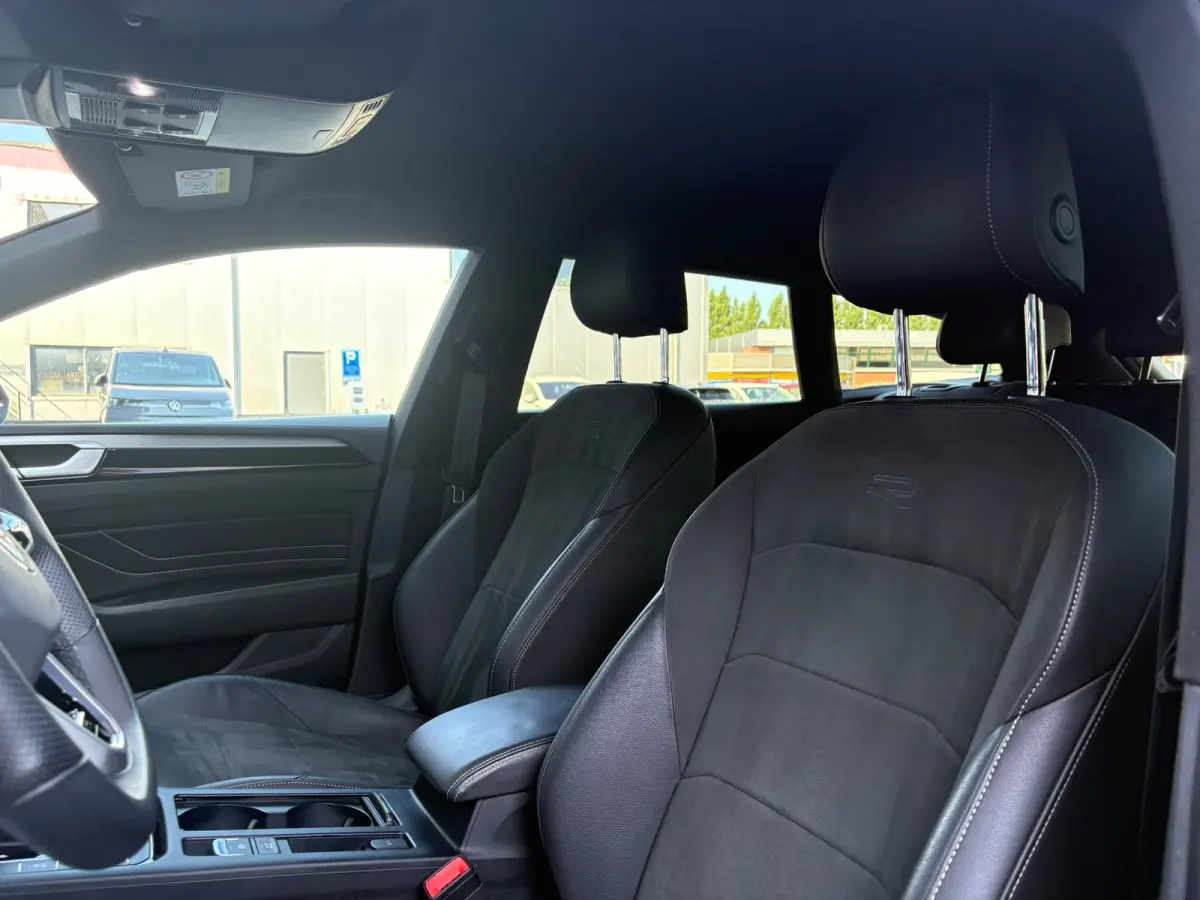 2.0 TSI 190 pk R-Line Business 7-DSG | Achteruitrijcamera | Navigatie | Elektrische achterklep |