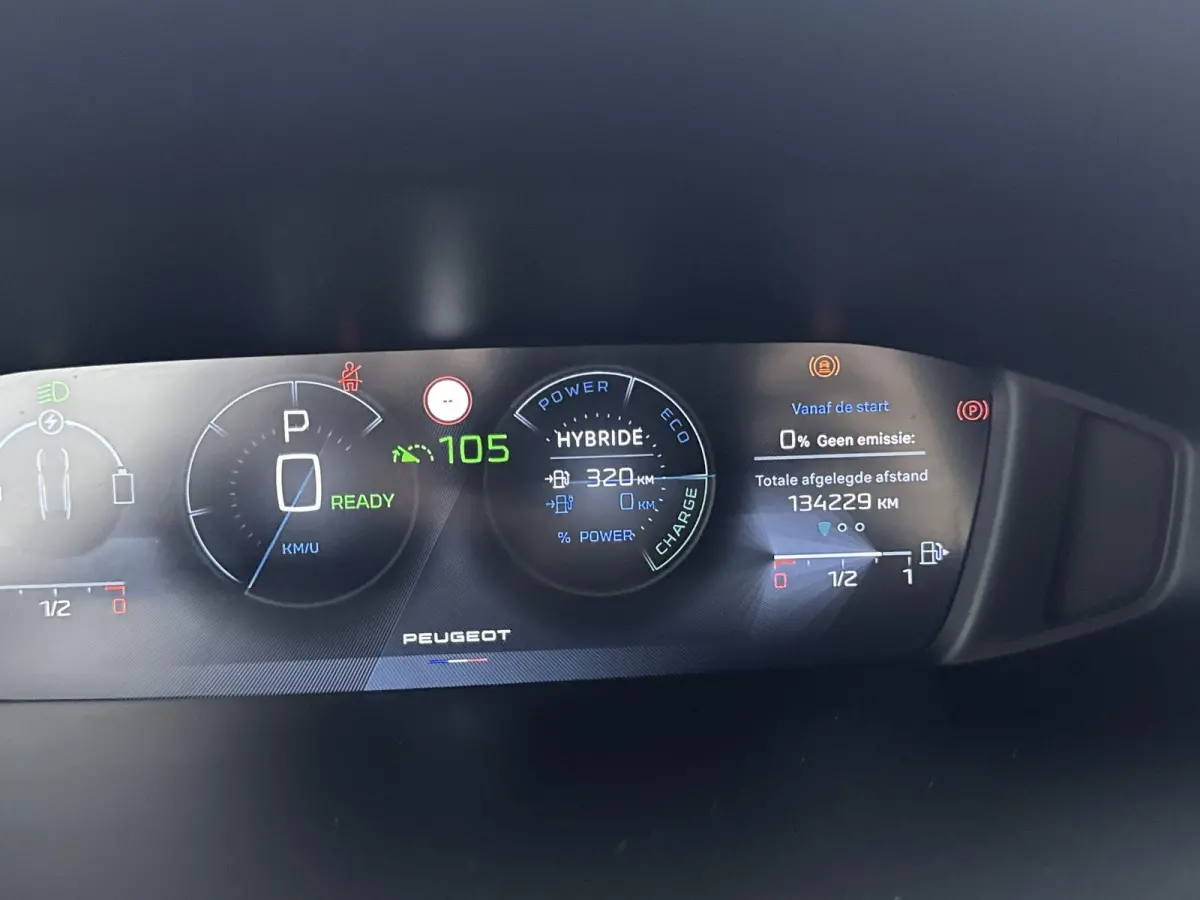 180 pk Plug-in HYbrid Allure Pack Automaat | Trekhaak | Navigatie | Camera | Carplay