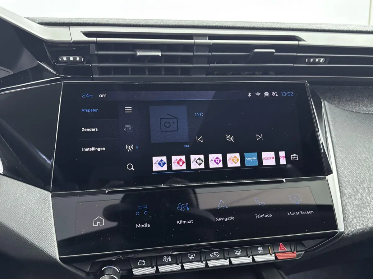 180 pk Plug-in HYbrid Allure Pack Automaat | Trekhaak | Navigatie | Camera | Carplay