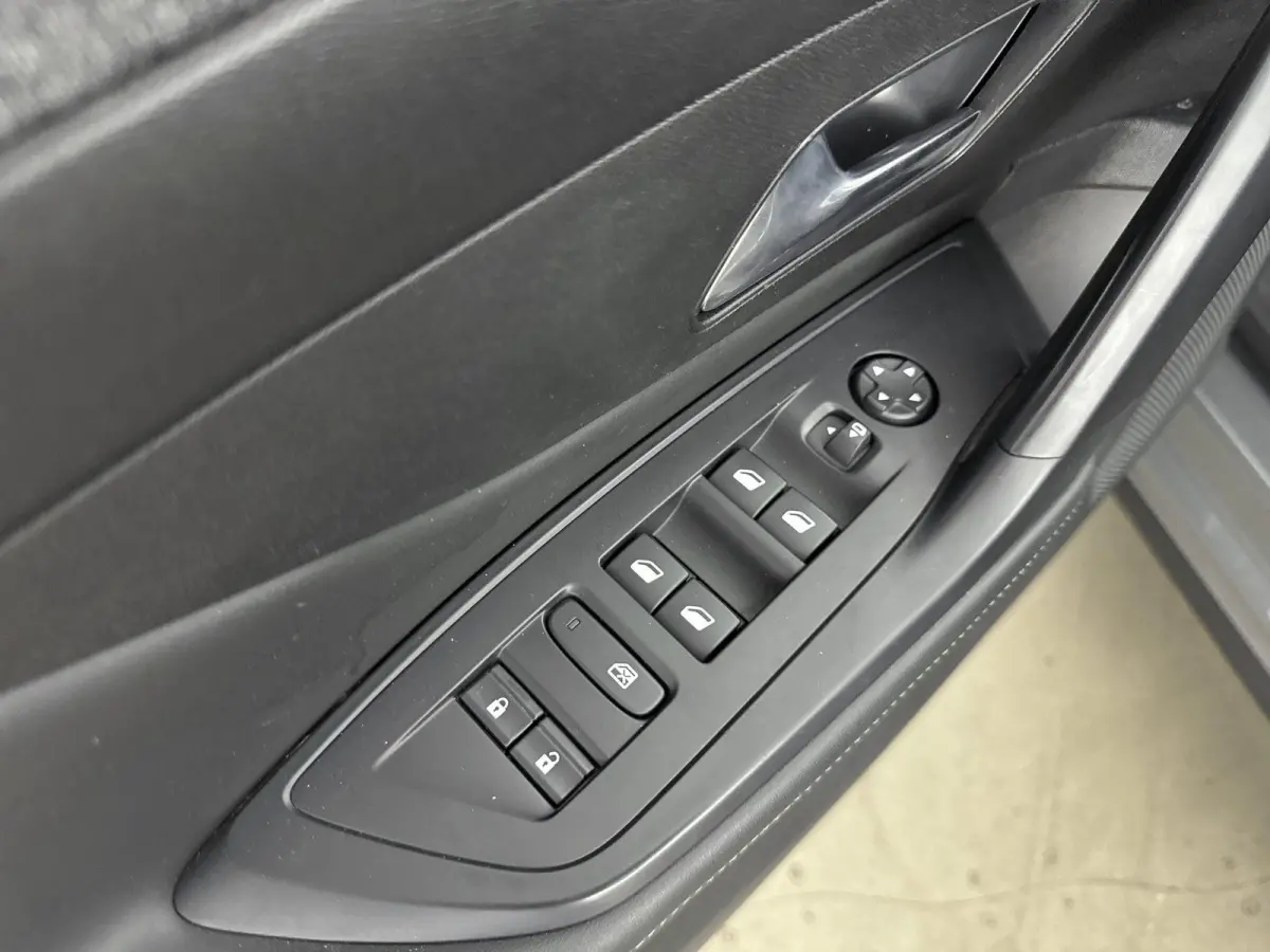 180 pk Plug-in HYbrid Allure Pack Automaat | Trekhaak | Navigatie | Camera | Carplay