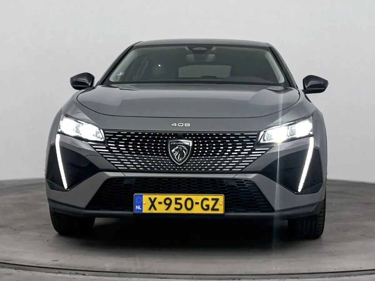 180 pk Plug-in HYbrid Allure Pack Automaat | Trekhaak | Navigatie | Camera | Carplay
