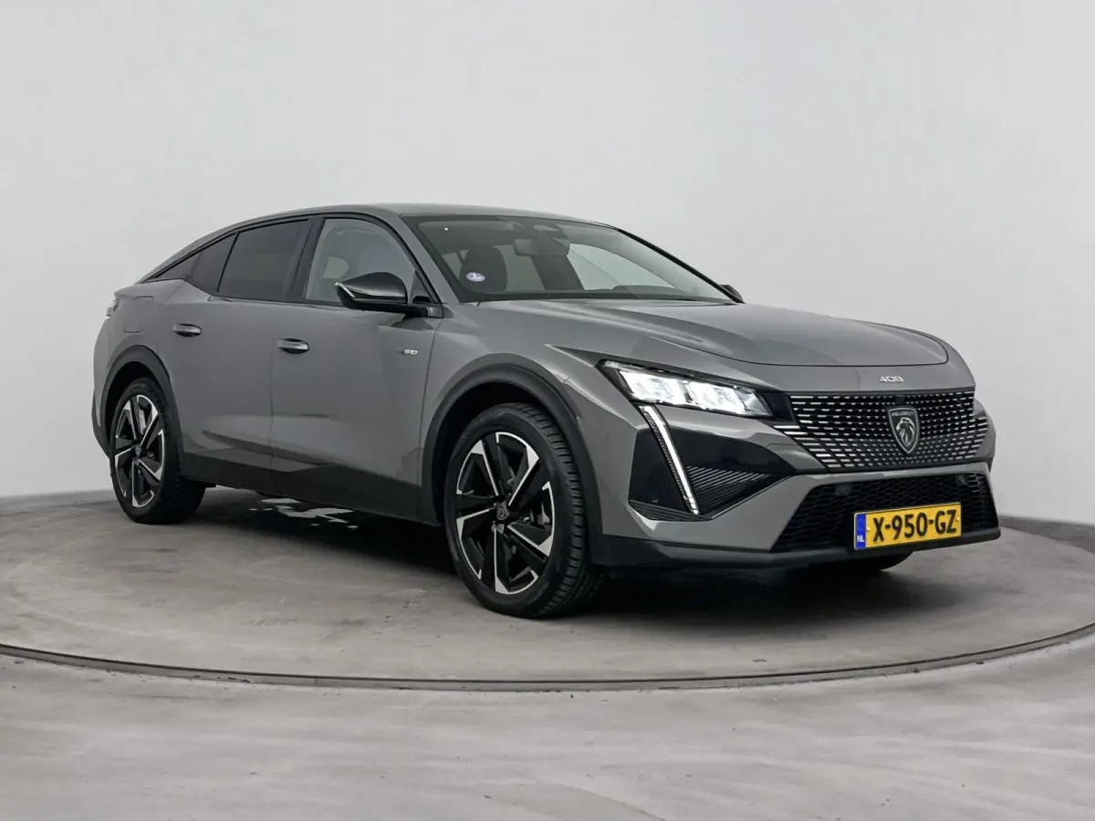 180 pk Plug-in HYbrid Allure Pack Automaat | Trekhaak | Navigatie | Camera | Carplay