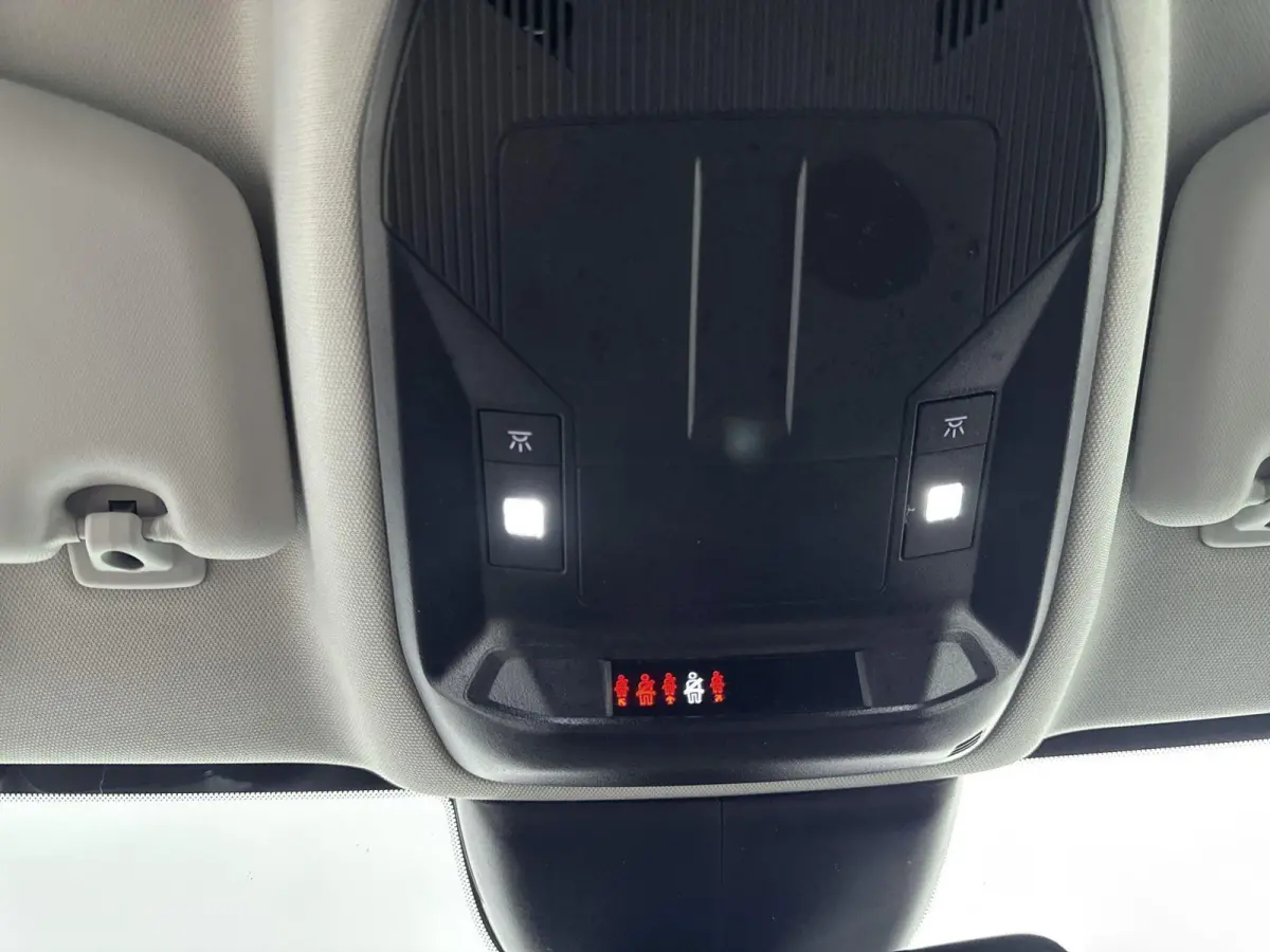 180 pk Plug-in HYbrid Allure Pack Automaat | Trekhaak | Navigatie | Camera | Carplay