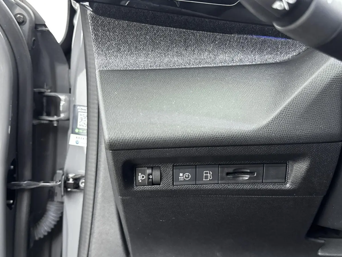 180 pk Plug-in HYbrid Allure Pack Automaat | Trekhaak | Navigatie | Camera | Carplay