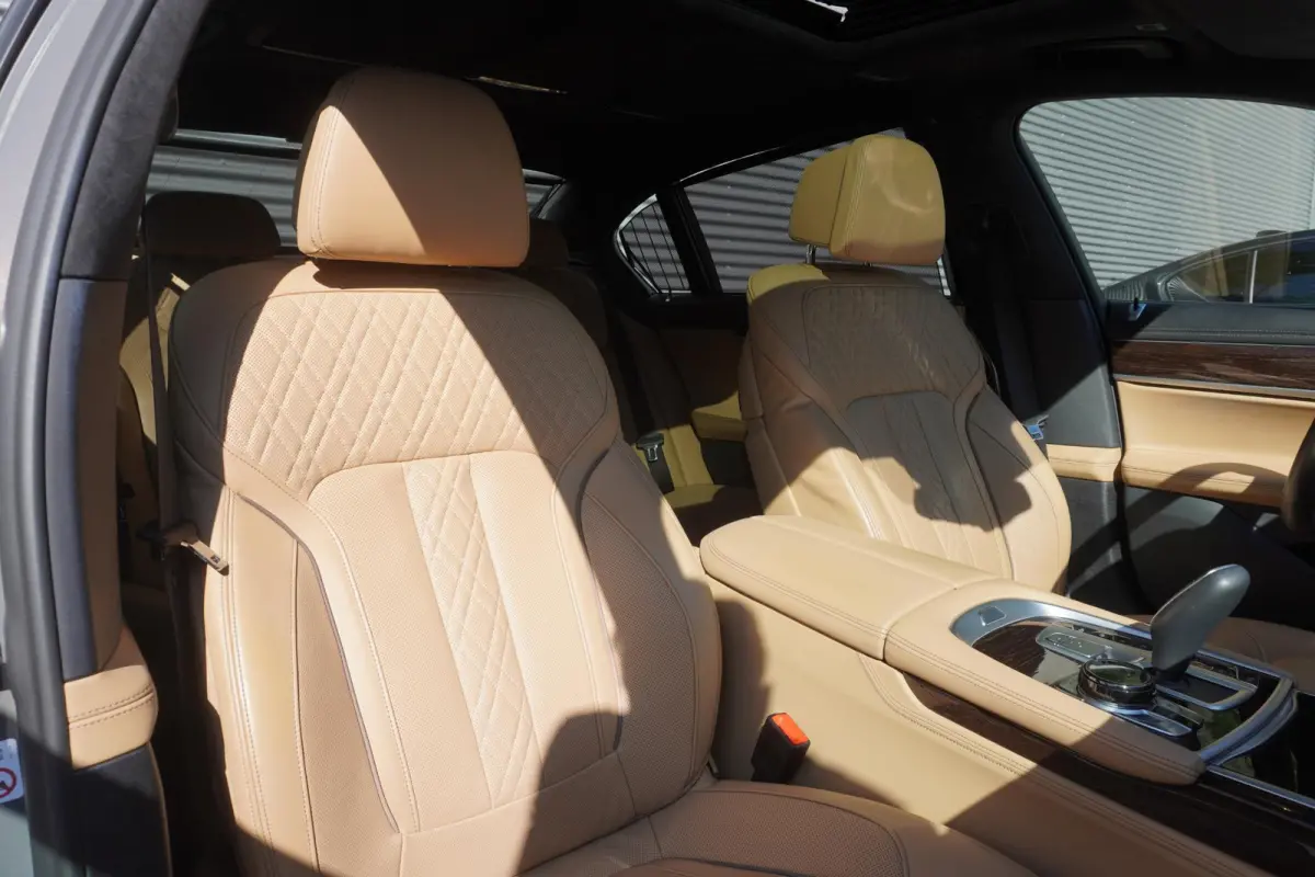 Limousine 745Le xDrive High Executive | Integral Active Steering | BMW Personal CoPilot Pack | Soft-Close | Driving Assistant Professional | Harman Kardon Surround Sound Systeem