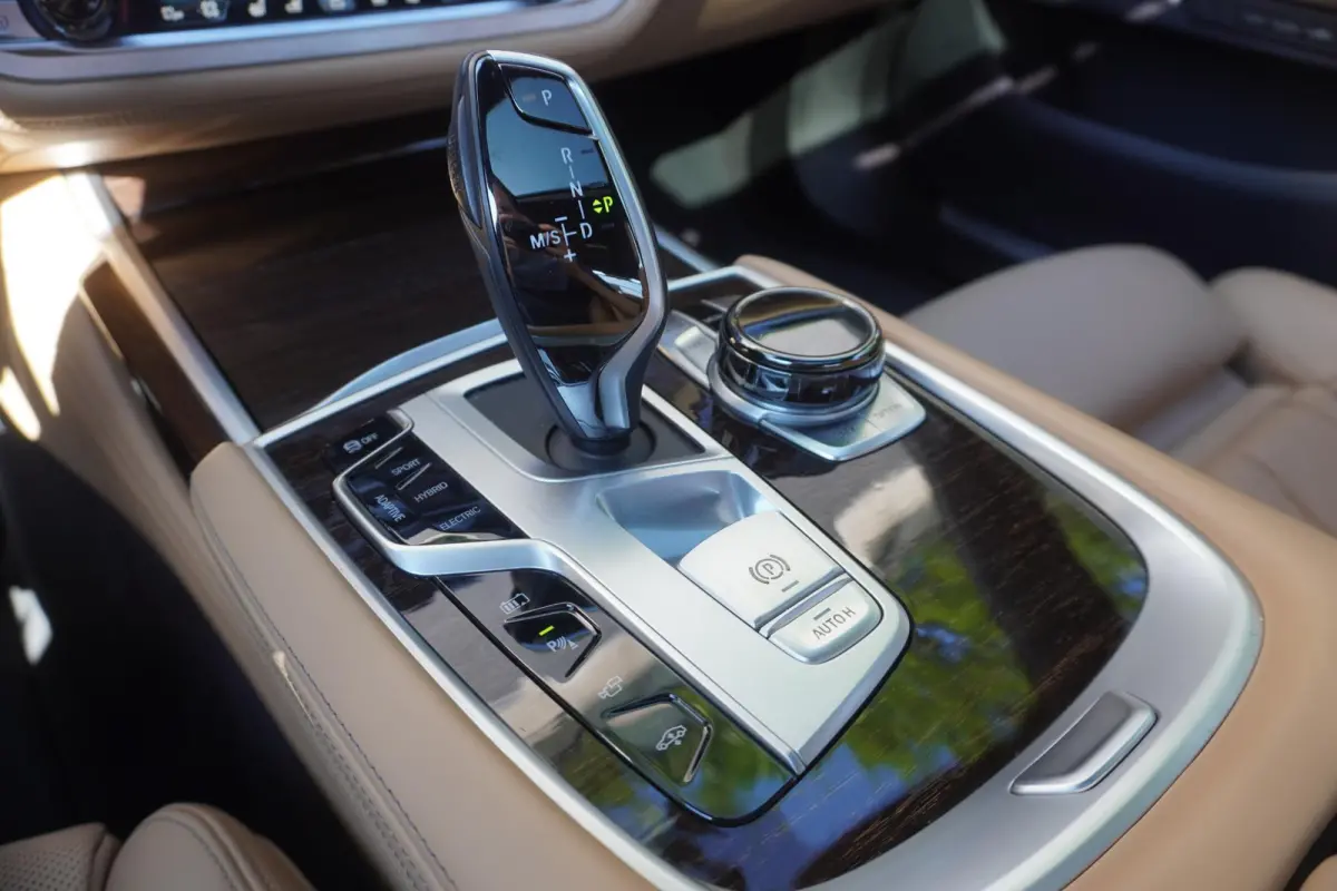 Limousine 745Le xDrive High Executive | Integral Active Steering | BMW Personal CoPilot Pack | Soft-Close | Driving Assistant Professional | Harman Kardon Surround Sound Systeem