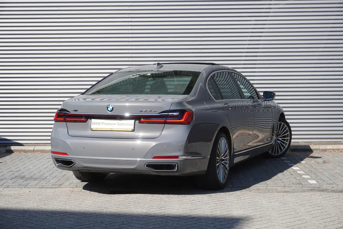 Limousine 745Le xDrive High Executive | Integral Active Steering | BMW Personal CoPilot Pack | Soft-Close | Driving Assistant Professional | Harman Kardon Surround Sound Systeem