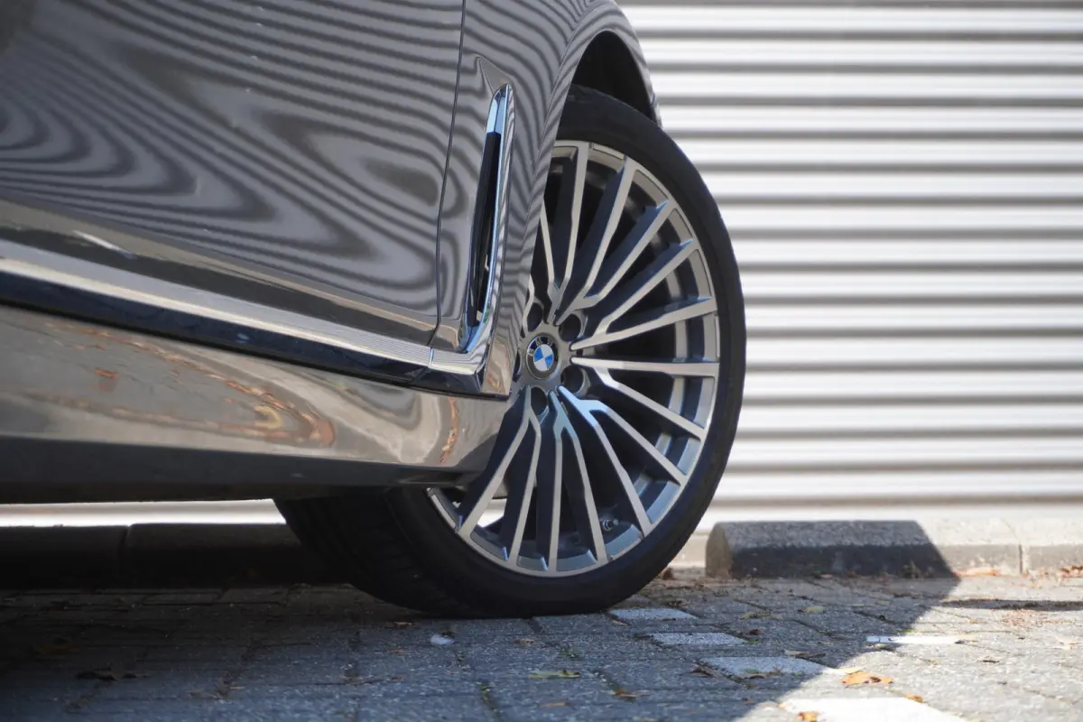 Limousine 745Le xDrive High Executive | Integral Active Steering | BMW Personal CoPilot Pack | Soft-Close | Driving Assistant Professional | Harman Kardon Surround Sound Systeem