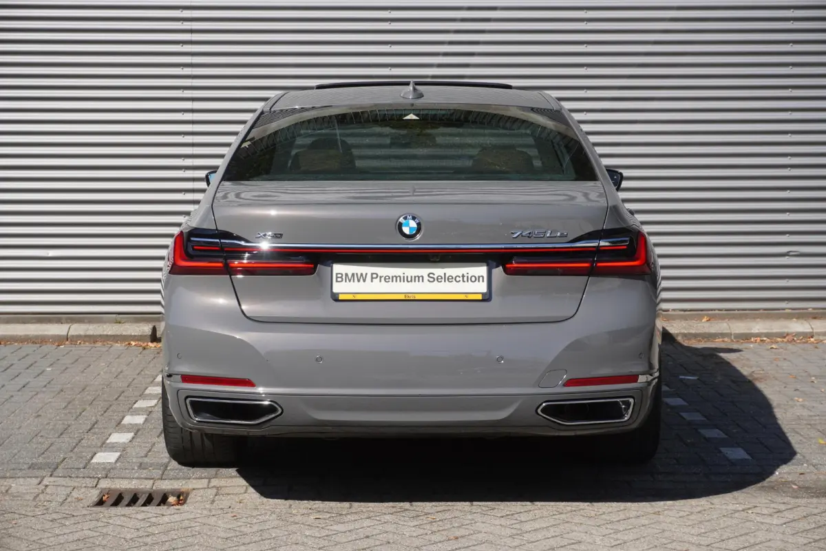 Limousine 745Le xDrive High Executive | Integral Active Steering | BMW Personal CoPilot Pack | Soft-Close | Driving Assistant Professional | Harman Kardon Surround Sound Systeem