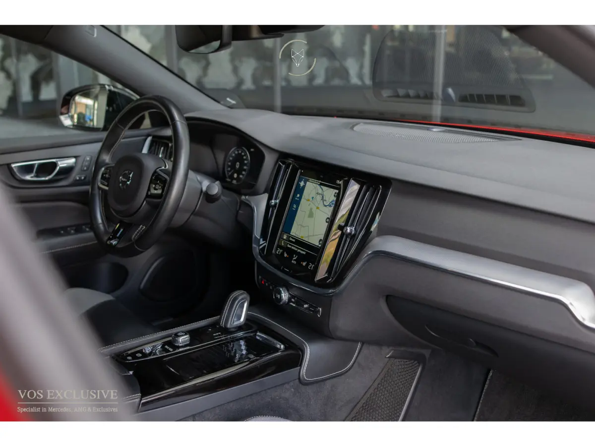 2.0 T6 AWD Twin Engine R-Design Harman-Kardon|ACC|Keyless|18"|Verw-sportstoelen|Camera|Aut8