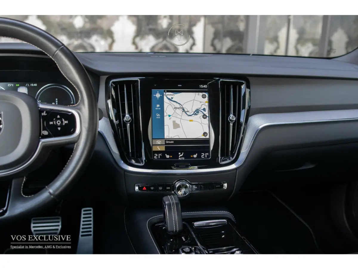 2.0 T6 AWD Twin Engine R-Design Harman-Kardon|ACC|Keyless|18"|Verw-sportstoelen|Camera|Aut8