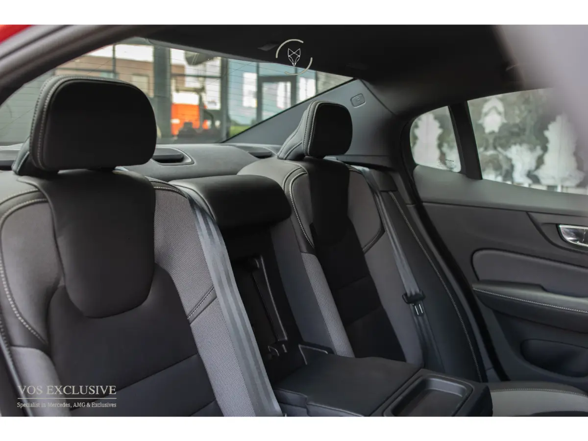 2.0 T6 AWD Twin Engine R-Design Harman-Kardon|ACC|Keyless|18"|Verw-sportstoelen|Camera|Aut8
