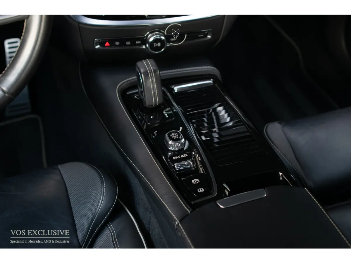 2.0 T6 AWD Twin Engine R-Design Harman-Kardon|ACC|Keyless|18"|Verw-sportstoelen|Camera|Aut8