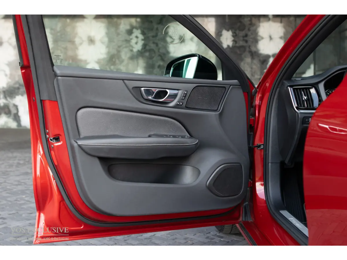2.0 T6 AWD Twin Engine R-Design Harman-Kardon|ACC|Keyless|18"|Verw-sportstoelen|Camera|Aut8