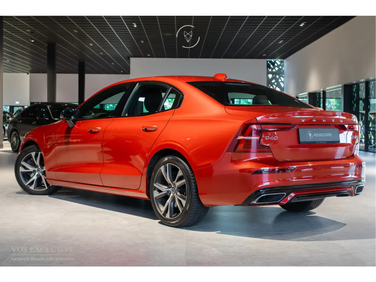 2.0 T6 AWD Twin Engine R-Design Harman-Kardon|ACC|Keyless|18"|Verw-sportstoelen|Camera|Aut8