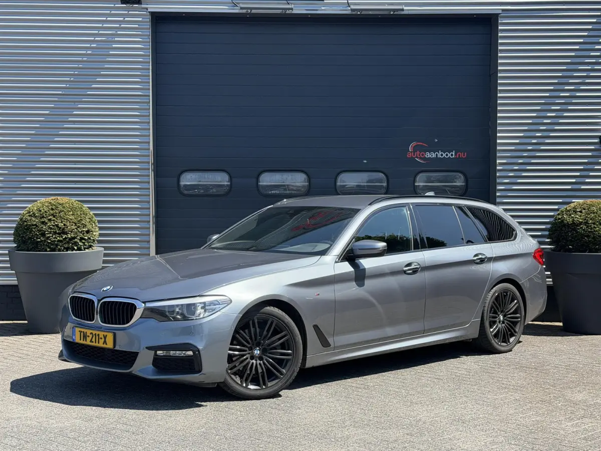 520d Executive M-Sport | Camera | Harmon Kardon | Navigatie | Elektrische Achterklep | 19 Inch Lichtmetalen Velgen |