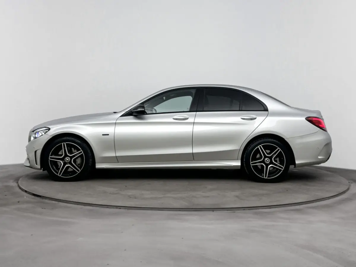 300 de Advantage Pack | CAMERA | STOELVERWARMING | DIGITAAL DASHBOARD | ADAPTIEF CRUISECONTROL | CLIMATE CONTROL |