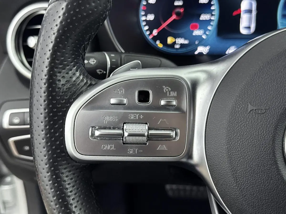 300 de Advantage Pack | CAMERA | STOELVERWARMING | DIGITAAL DASHBOARD | ADAPTIEF CRUISECONTROL | CLIMATE CONTROL |