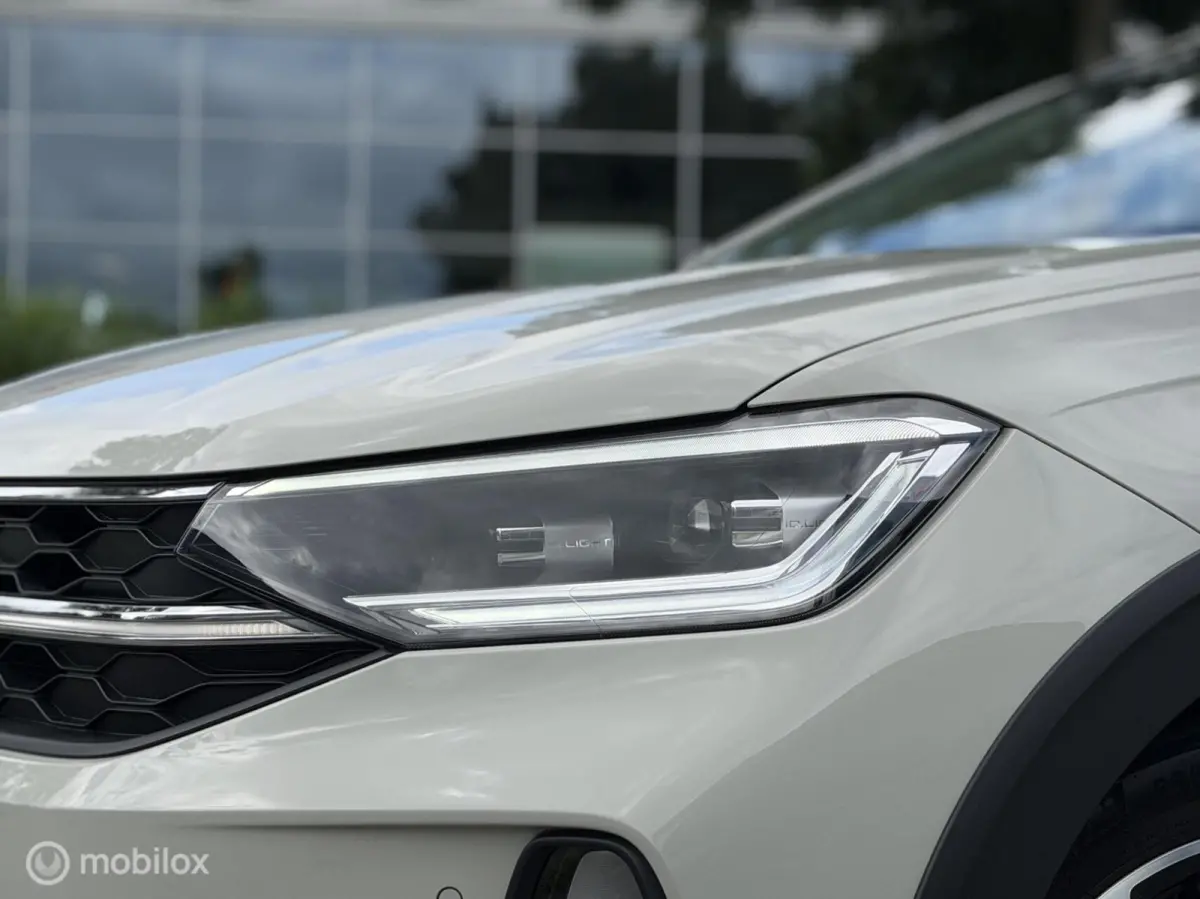 1.0 TSI Style DSG LED IQ AMBIENT LANE