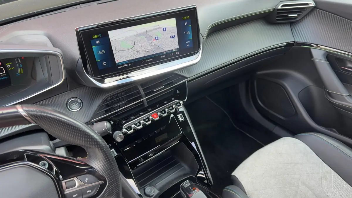 EV GT Pack 50 kWh | Panorama Dak | Stoelverwarming Voor | Adaptieve Cruise Control | Achteruitrijd Camera | Adaptieve Lane Assist | Keyless Entry | Achteruitrijcamera | Cruise control adapti