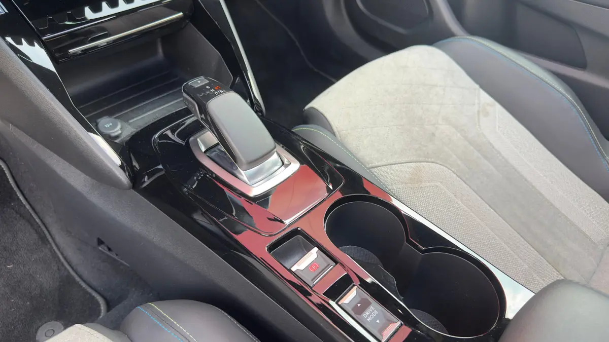 EV GT Pack 50 kWh | Panorama Dak | Stoelverwarming Voor | Adaptieve Cruise Control | Achteruitrijd Camera | Adaptieve Lane Assist | Keyless Entry | Achteruitrijcamera | Cruise control adapti